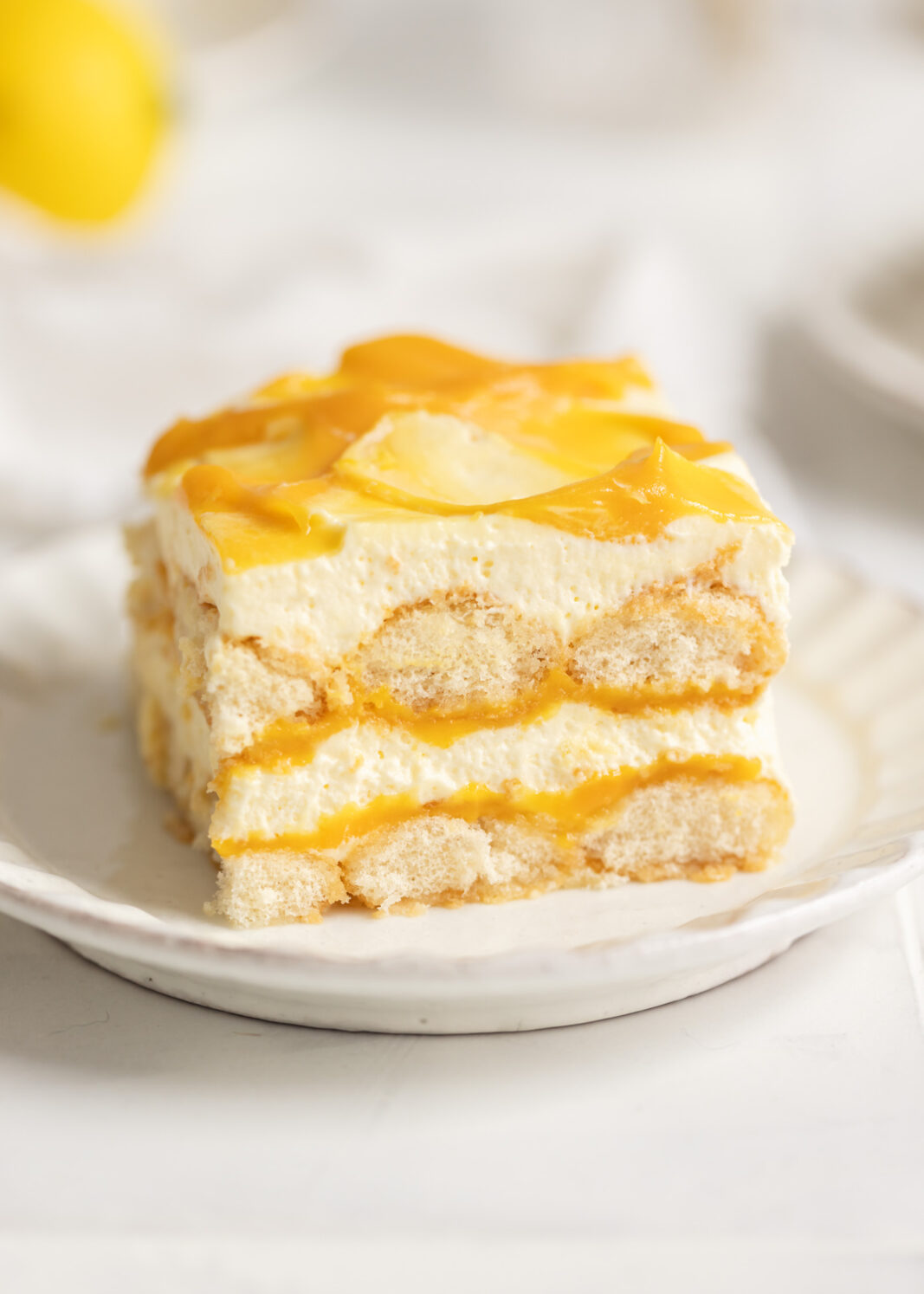 emon tiramisu slice