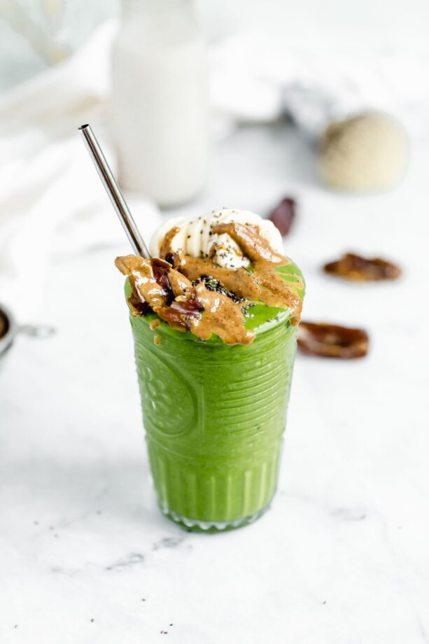 matcha collagen green smoothie with almond butter, matcha powder, banana, mango, and chia. the perfect way to start your morning!