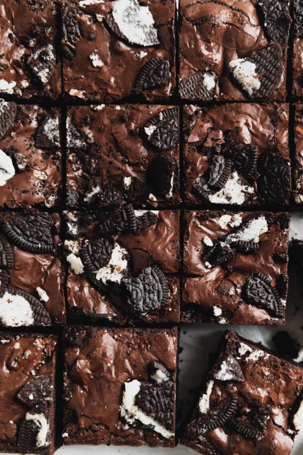 oreo brownies with pieces of oreo cookies